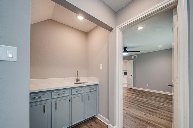 1623 Cherry Ridge Drive, Houston, TX 77077