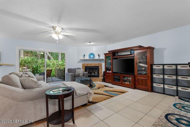 3915 MEADOWVIEW Drive N, Jacksonville, FL 32225