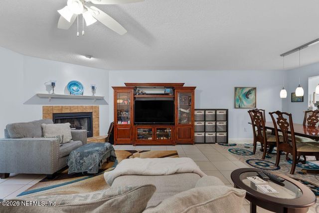 3915 MEADOWVIEW Drive N, Jacksonville, FL 32225