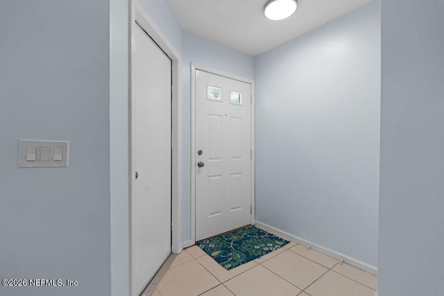 3915 MEADOWVIEW Drive N, Jacksonville, FL 32225