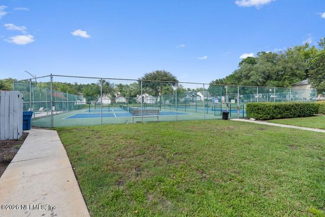 3915 MEADOWVIEW Drive N, Jacksonville, FL 32225