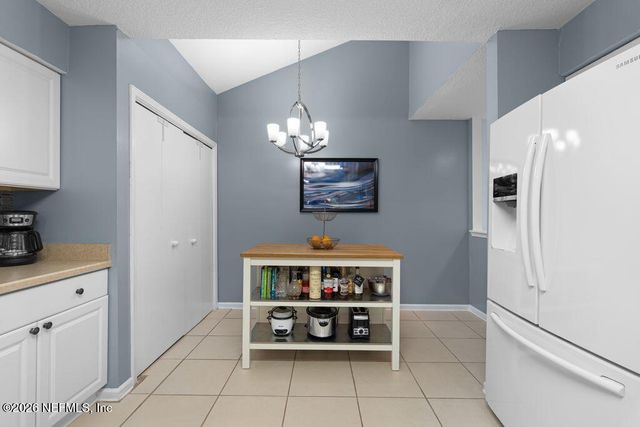 3915 MEADOWVIEW Drive N, Jacksonville, FL 32225