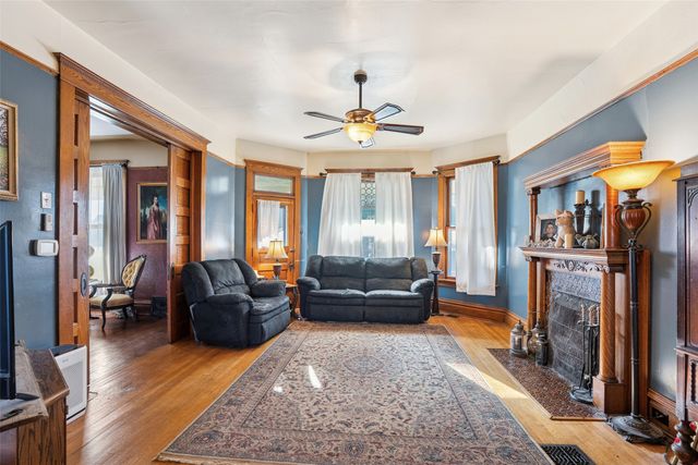 1137 West Street, Grinnell, IA 50112