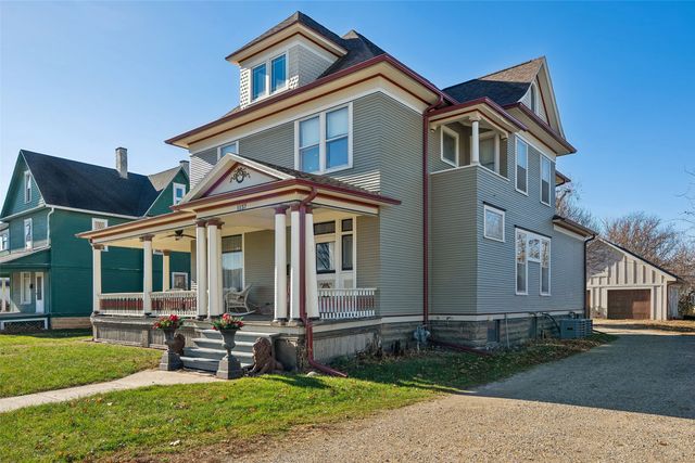 1137 West Street, Grinnell, IA 50112