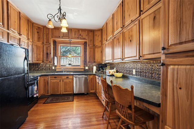 1137 West Street, Grinnell, IA 50112