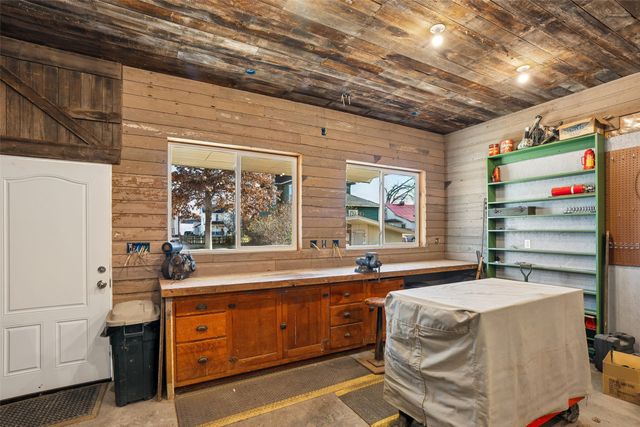 1137 West Street, Grinnell, IA 50112