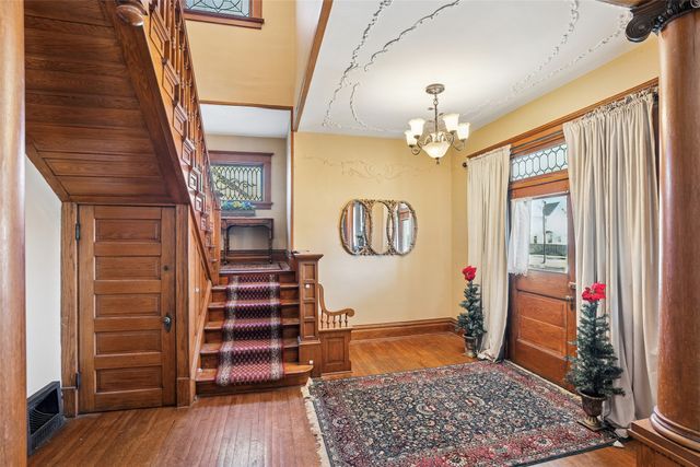 1137 West Street, Grinnell, IA 50112