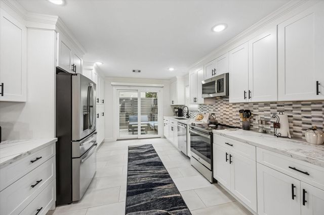 1420 Indiana Street, Houston, TX 77006