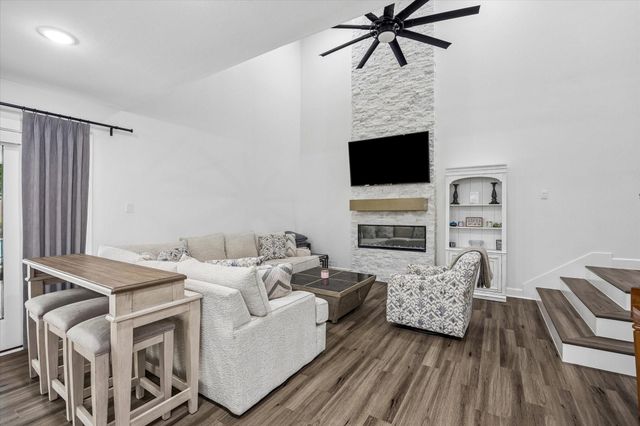 1420 Indiana Street, Houston, TX 77006