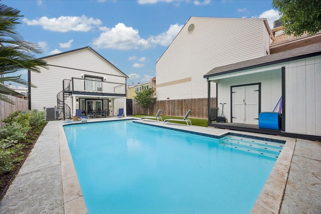 1420 Indiana Street, Houston, TX 77006