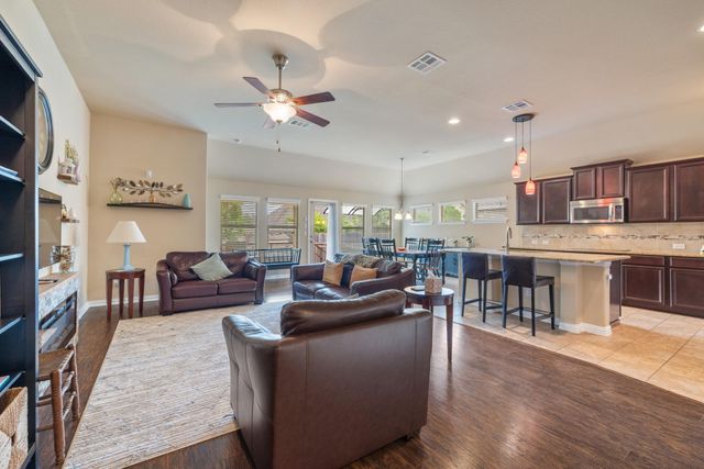 921 Tabernash DR, Leander, TX 78641