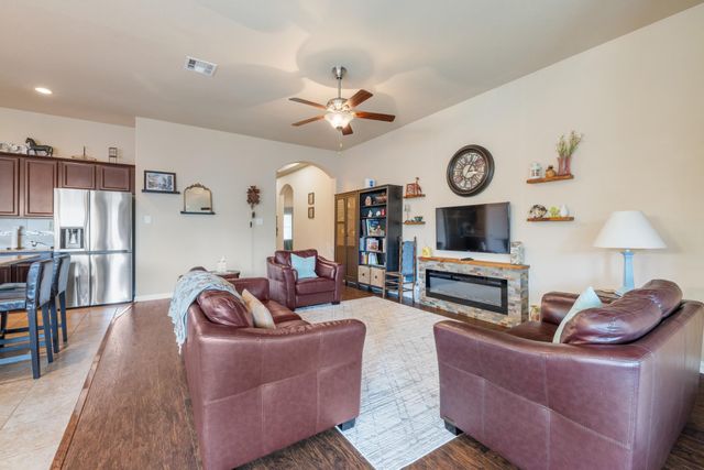 921 Tabernash DR, Leander, TX 78641