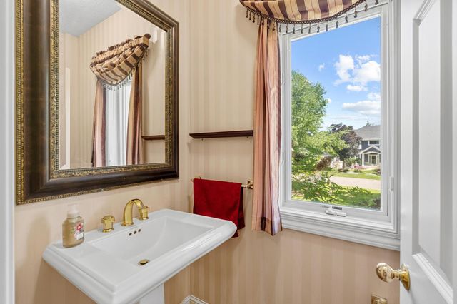 2888 Forest Ridge, Chaska, MN 55318