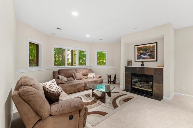 2888 Forest Ridge, Chaska, MN 55318