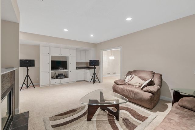 2888 Forest Ridge, Chaska, MN 55318