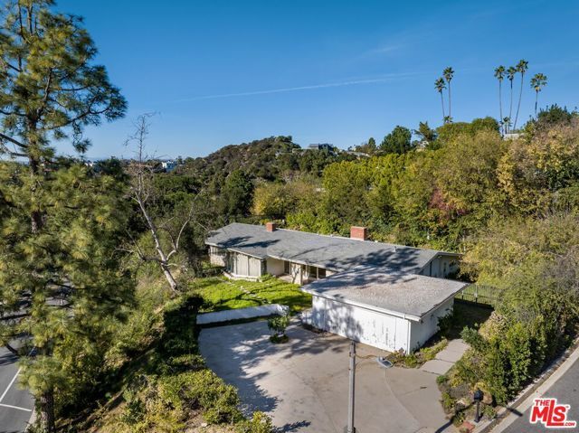 1950 Loma Vista Drive, Beverly Hills, CA 90210