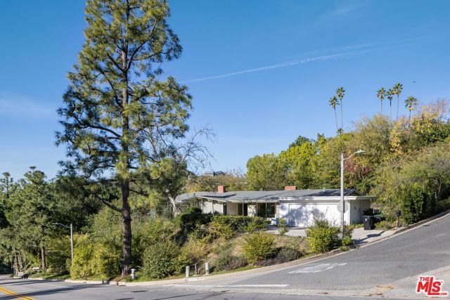 1950 Loma Vista Drive, Beverly Hills, CA 90210