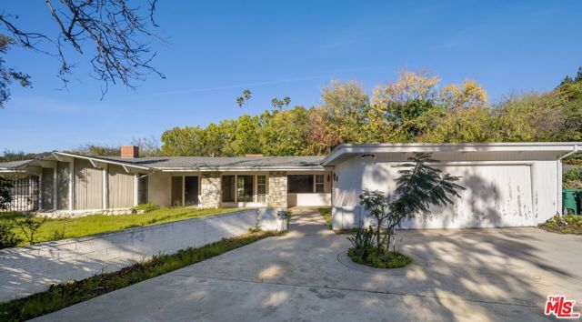 1950 Loma Vista Drive, Beverly Hills, CA 90210