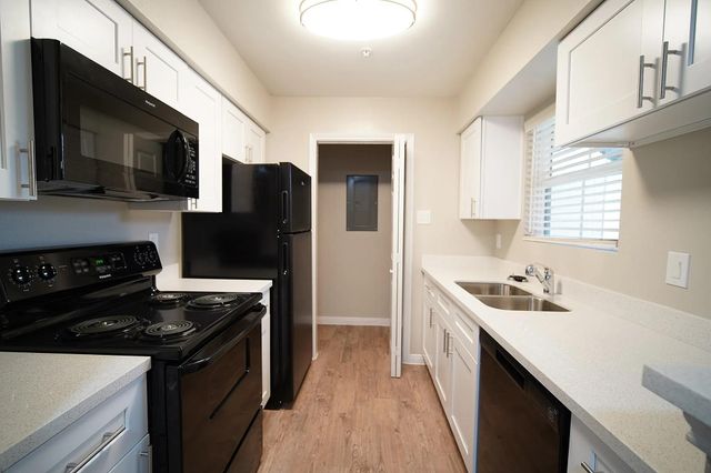 8455 Will Clayton Parkway 1006, Humble, TX 77338