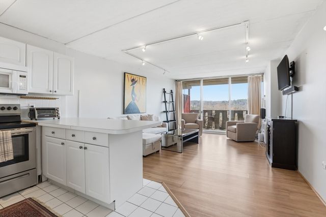 200 Swanton St 621, Winchester, MA 01890