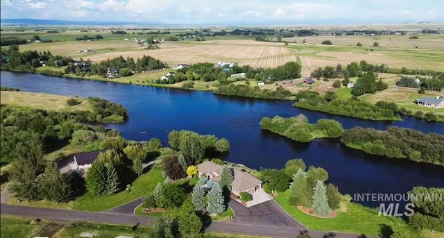 2700 N River Road, Saint Anthony, ID 83445