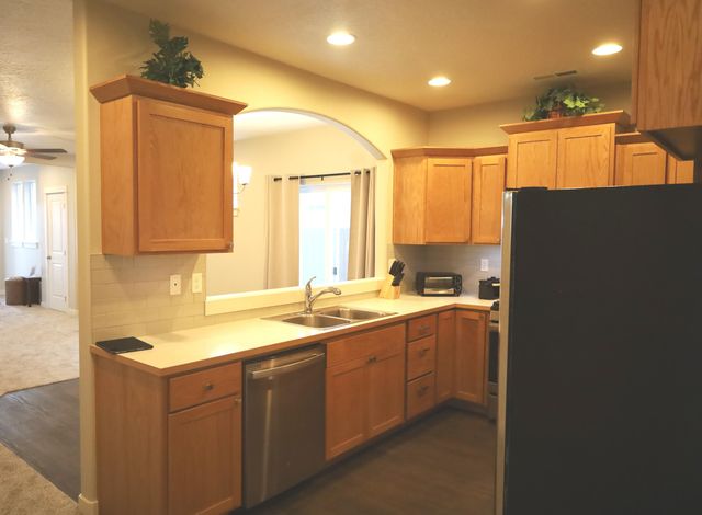 2474 NW Kingwood Avenue, Redmond, OR 97756