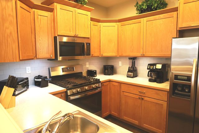 2474 NW Kingwood Avenue, Redmond, OR 97756