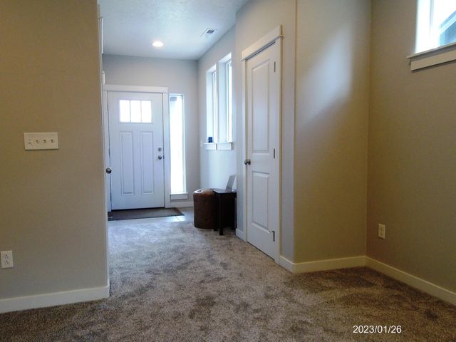 2474 NW Kingwood Avenue, Redmond, OR 97756