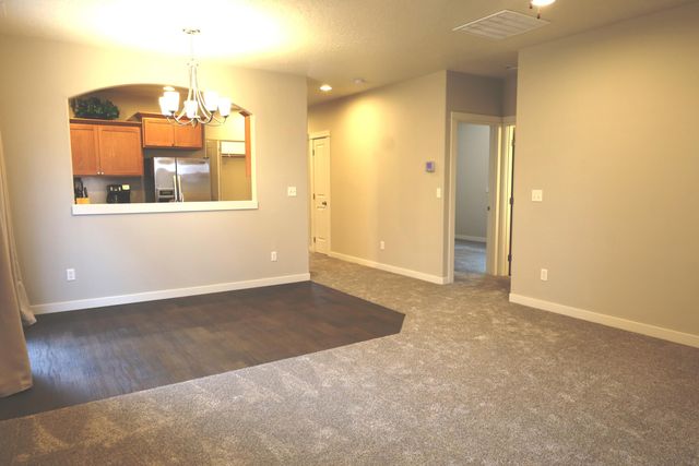 2474 NW Kingwood Avenue, Redmond, OR 97756