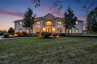 10640 Bayshire Trail, Kirtland, OH 44094