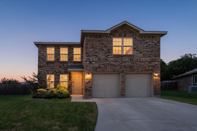 2700 Andesite Lane, Fort Worth, TX 76108