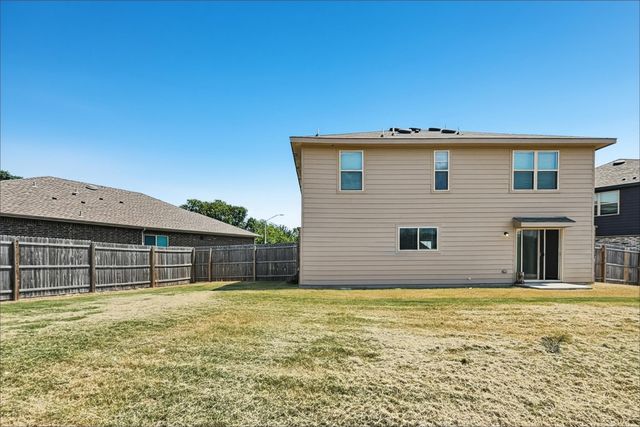 2700 Andesite Lane, Fort Worth, TX 76108