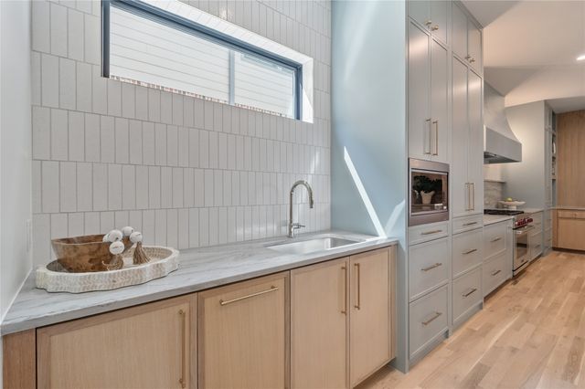 6943 Coronado Avenue, Dallas, TX 75214