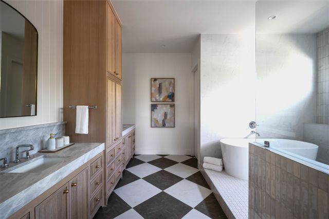 6943 Coronado Avenue, Dallas, TX 75214