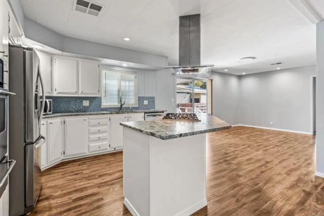 7269 San Luis 244, Carlsbad, CA 92011