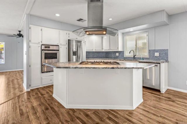 7269 San Luis 244, Carlsbad, CA 92011