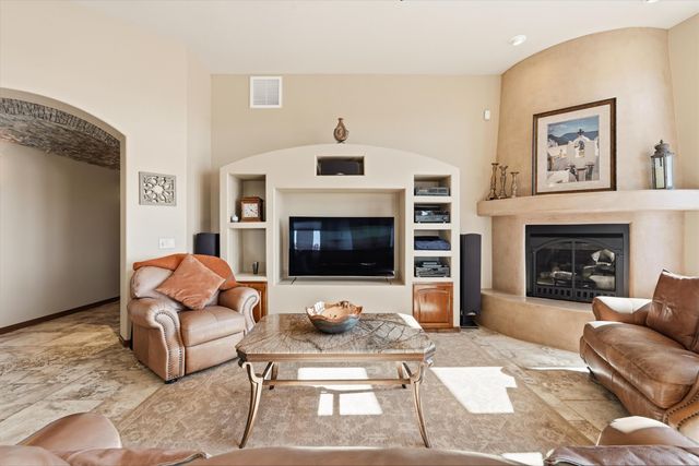 8 La Entrada, Placitas, NM 87043