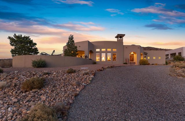 8 La Entrada, Placitas, NM 87043