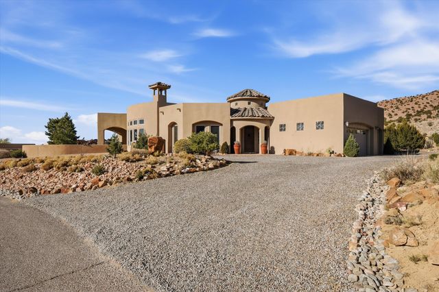 8 La Entrada, Placitas, NM 87043