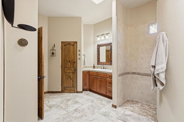 8 La Entrada, Placitas, NM 87043