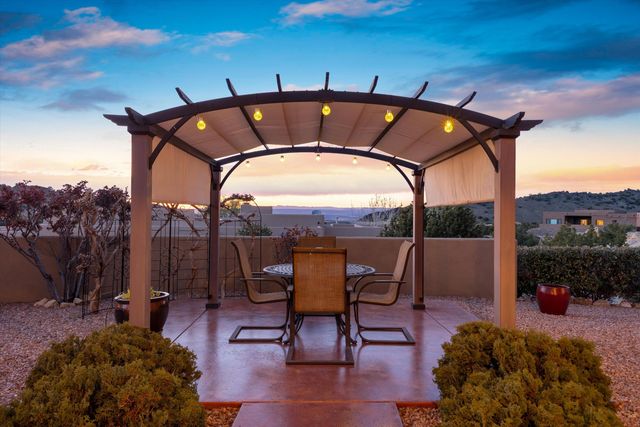 8 La Entrada, Placitas, NM 87043