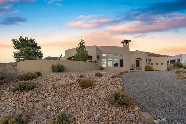 8 La Entrada, Placitas, NM 87043