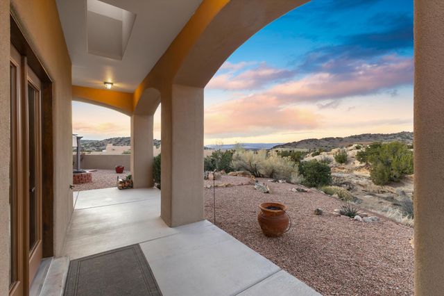 8 La Entrada, Placitas, NM 87043