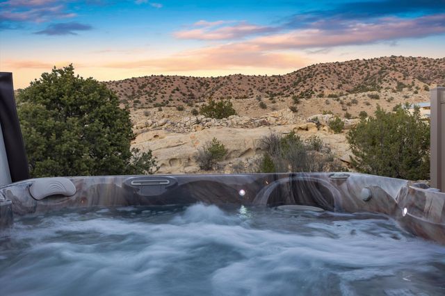 8 La Entrada, Placitas, NM 87043