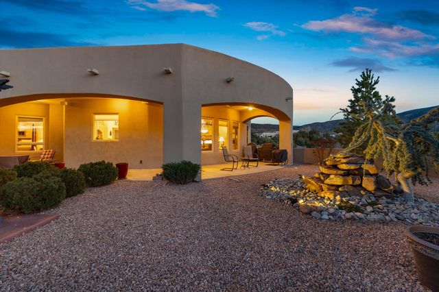 8 La Entrada, Placitas, NM 87043