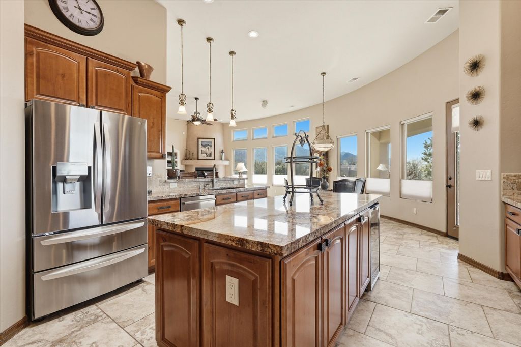 Image 21 of property listing at 8 La Entrada, Placitas, NM 87043