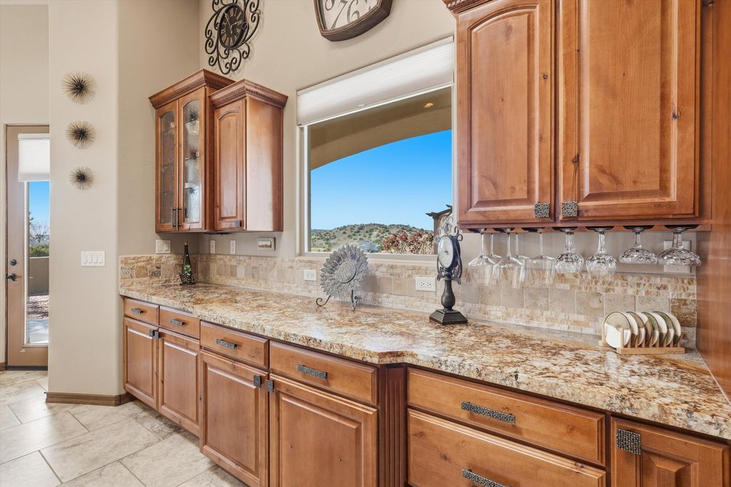 Image 22 of property listing at 8 La Entrada, Placitas, NM 87043