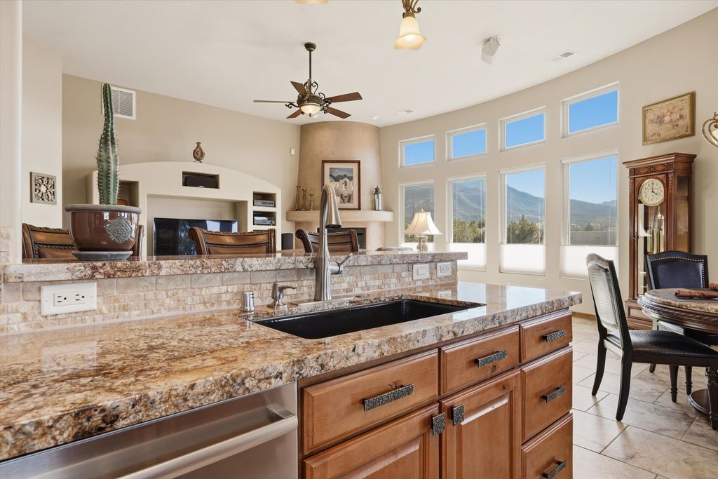 Image 23 of property listing at 8 La Entrada, Placitas, NM 87043