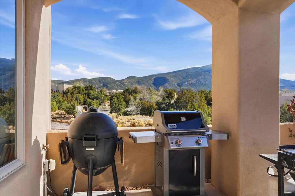 Image 58 of property listing at 8 La Entrada, Placitas, NM 87043