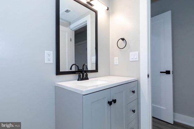 1321 SHEPHERD ST NW, Washington, DC 20011